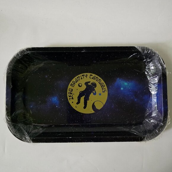 Zero Gravity Cannabis Rolling Tray With Spaceman Design - Picture 4 of 10
